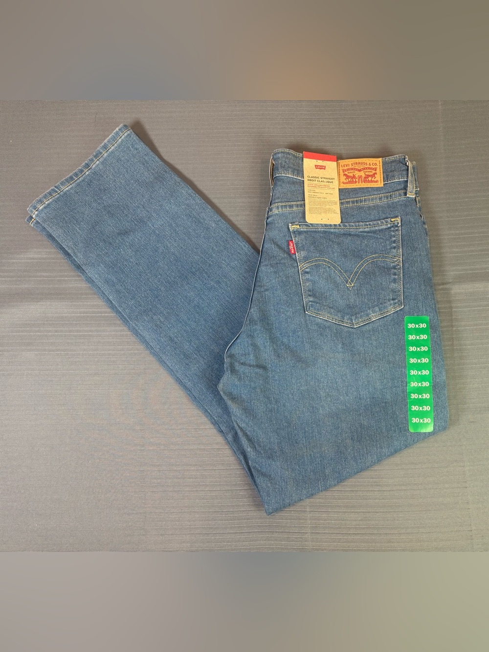 Levi’s Women’s Classic Straight Jeans NWT W30 L30 Medium Wash Stretch Denim